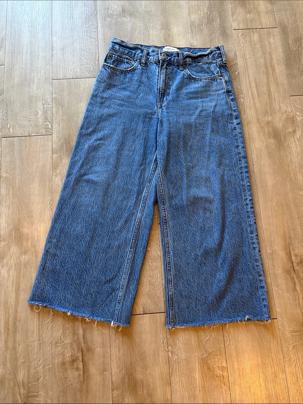 Abercrombie & Fitch “The Crop Wide Leg High Rise” Short Size 27